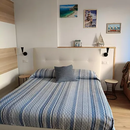 Apartment/studio Il Girasole شقة